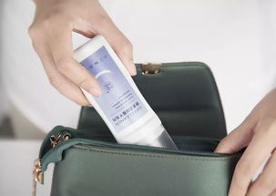 告别夏季收纳烦恼 羽绒服干洗剂，您值得拥有的清洁利器